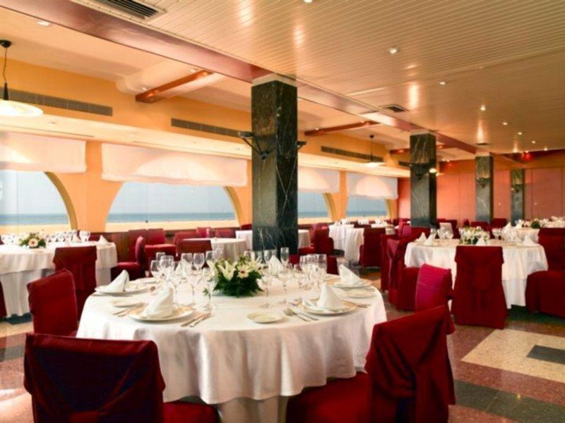 普拉亚费尔斯酒店 卡斯特尔德费尔斯 餐厅 照片